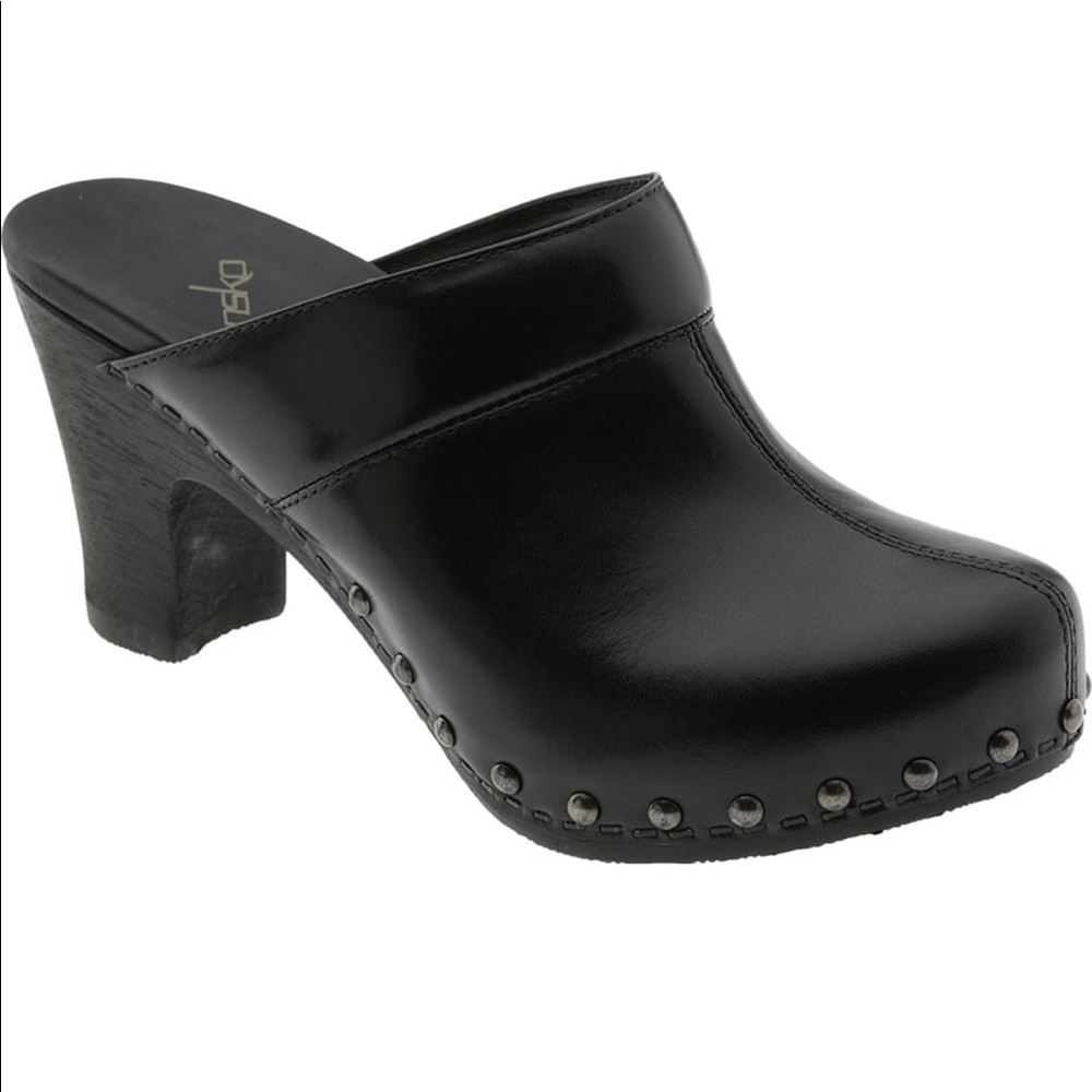 Excellent Condition Dansko Clogs